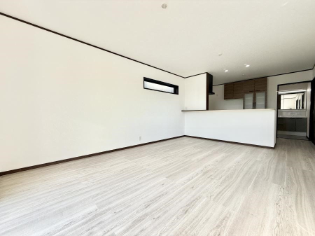 ���r���O �C���e���A���l����̂��y���݂ȍL�����r���O�ł��I