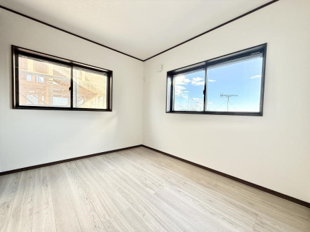 �q������ 2�ʍ̌��Ŗ��邢�����I  