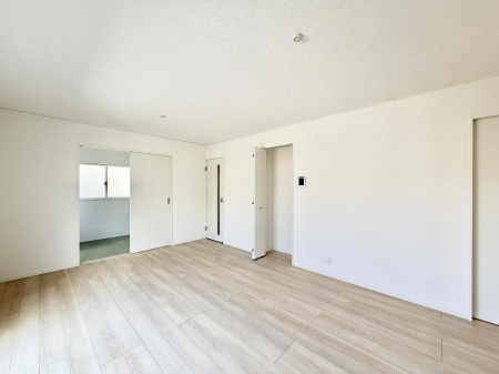 ���r���O ���������S�n�̂����A���z�̃��r���O