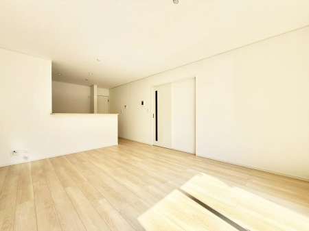 ���r���O �������������ꂽ�C���e���A���f����A�X�^�C���b�V���ȋ��