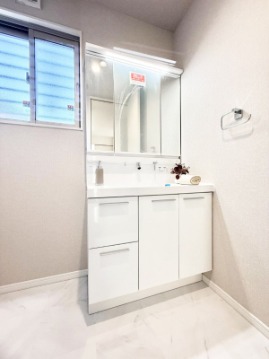 ʑEʏ 邢ʏ͖̎yłႢł