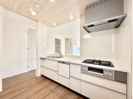 �L�b�`�� �������Ƒ����J��[�߂�A������̂���L�b�`��