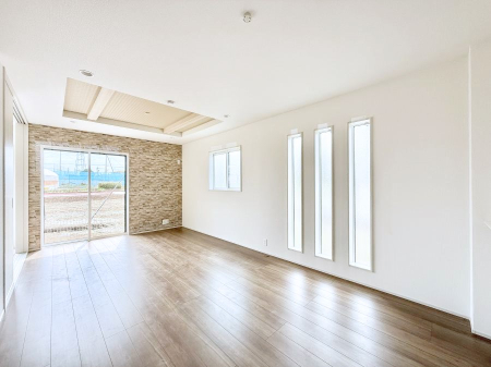 ���r���O ���������S�n�̂����A���z�̃��r���O