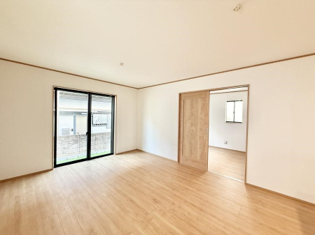 ���r���O ���������S�n�̂����A���z�̃��r���O