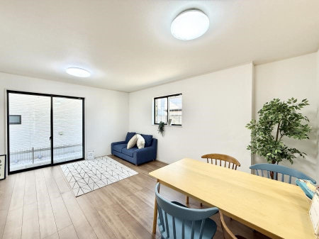 ���r���O �������i�`�������ȃ��r���O�͂ǂ�ȃC���e���A�ɂ������܂�  