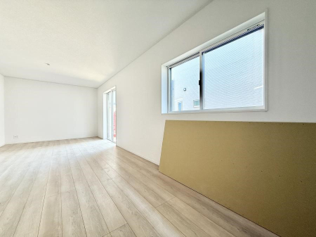 ���̑����� �������Ƌ��u���Ă��������߂�����L���̃��r���O  