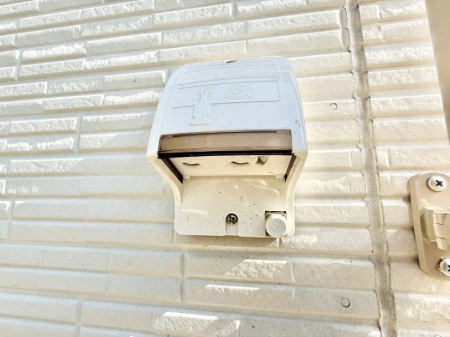 ���̑����� �ݔ������O�ɓd���R���Z���g������΁A�������@�ő���O�ǂ�|������ȂǕ֗��ł��B