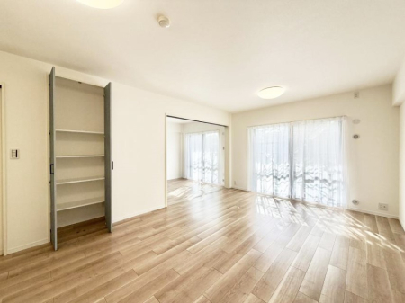 ���r���O ���������C�ɓ���̏ꏊ�ŁA�̂�т�Ƃ������Ԃ�