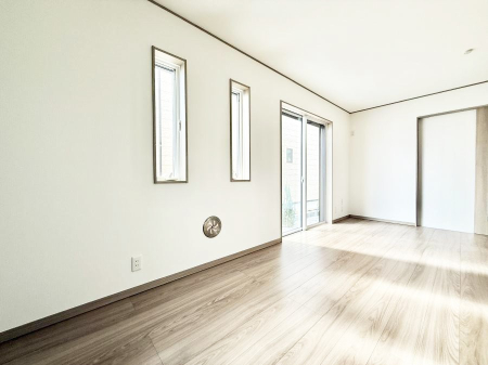 ���r���O ���������S�n�̂����A���z�̃��r���O