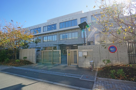 ӊ wZ 1300m sЂ΂肪uwZ