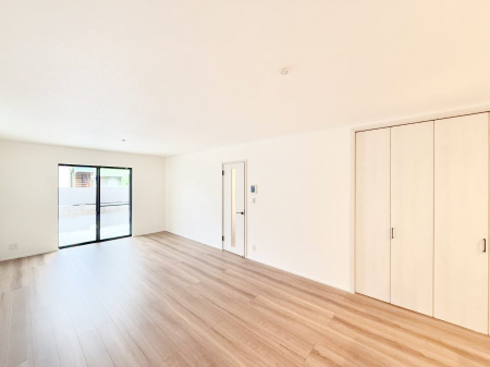 ���̑����� �������Ƌ��u���Ă��������߂�����L���̃��r���O  