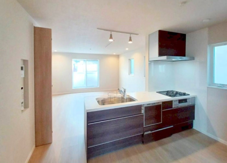 ���r���O ����