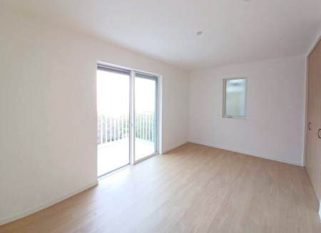 ���r���O ����