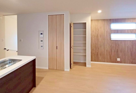 ���[ ����