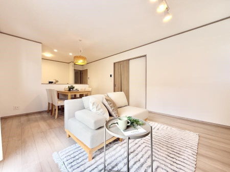 ���r���O ���������R�Ɖ�b�����܂��A�S�n�悢�ЂƂƂ�