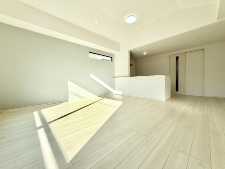 ���r���O ���������R�Ɖ�b�����܂��A�S�n�悢�ЂƂƂ�