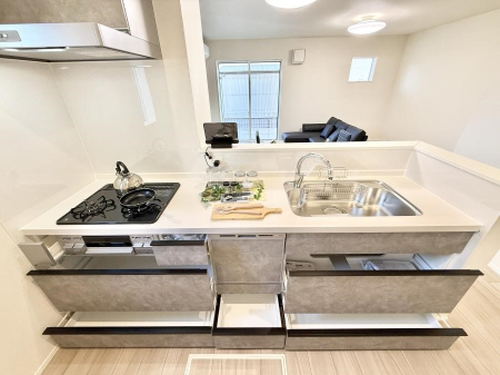 �L�b�`�� �������Ƒ����J��[�߂�A������̂���L�b�`��