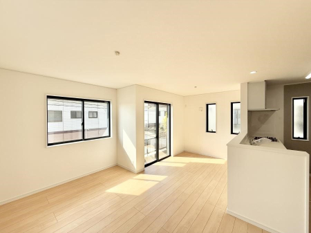 ���r���O ���������S�n�̂����A���z�̃��r���O