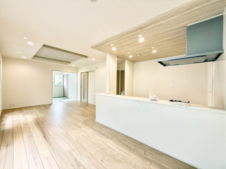 ���r���O �������i�`�������ȃ��r���O�͂ǂ�ȃC���e���A�ɂ������܂�  