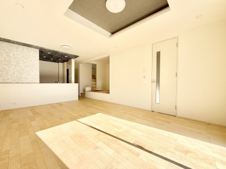 ���r���O ���������났�ƏΊ炪�W�܂�A�S���܂郊�r���O