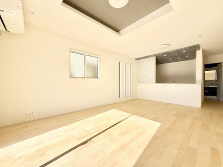 ���r���O ���������S�n�̂����A���z�̃��r���O