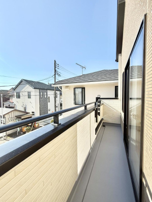 �o���R�j�[ ������ �G�߂̈ڂ낢����������J���I�ȋ�Ԃł�