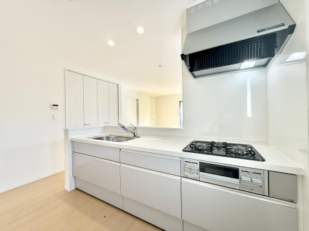 �L�b�`�� �����������������Ԃ����܂��A�Ί炠�ӂ��L�b�`��