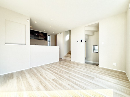 ���r���O ���������S�n�̂����A���z�̃��r���O