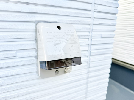 ���̑����� �ݔ������O�ɓd���R���Z���g������΁A�������@�ő���O�ǂ�|������ȂǕ֗��ł��B