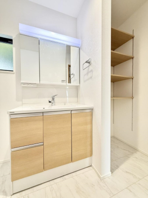 ʑEʏ 邢ʏ͖̎yłႢł