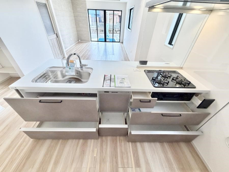 �L�b�`�� ��������b���[�܂�ΖʃL�b�`���I�Ƒ��Ƃ̉�b���͂��݂܂�  