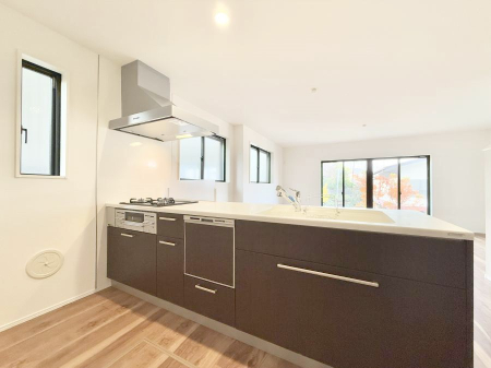 �L�b�`�� ���������y���݂ƐH�ׂ�K����͂���L�b�`��