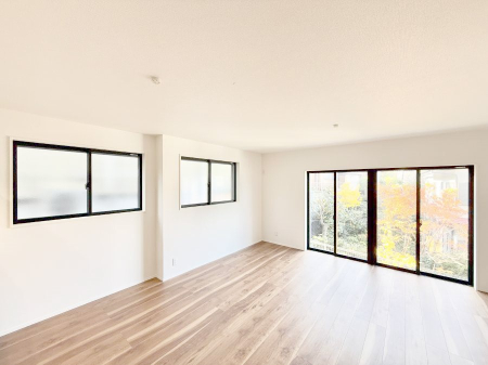 ���r���O ���������R�Ɖ�b�����܂��A�S�n�悢�ЂƂƂ�