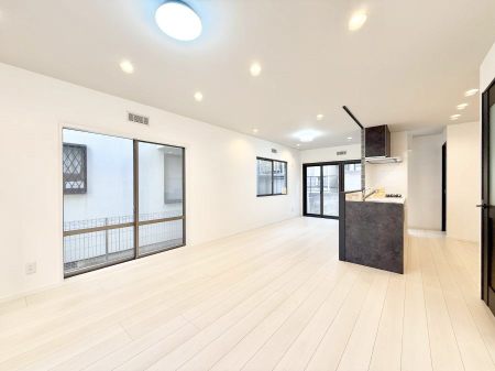 ���r���O �����������������Ɠ��ʂɂ���A�e���̋��