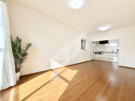 ���r���O ���������났�ƏΊ炪�W�܂�A�S���܂郊�r���O