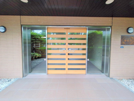 �G���g�����X ���Ǘ��̍s���͂����G���g�����X�ň��S���ĕ�点����ł�