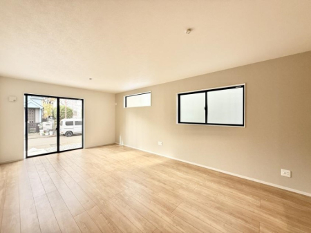 ���r���O ���������S�n�̂����A���z�̃��r���O