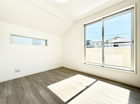 �Q�� �������傫�ȑ��͊J����������A���邳�ʕ��o�b�`���ł�