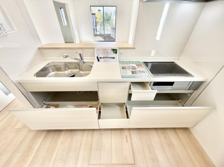 �L�b�`�� �������Ƒ����J��[�߂�A������̂���L�b�`��