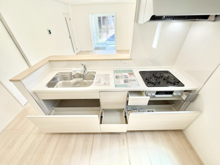 �L�b�`�� ���[�͖L�x�ȃV�X�e���L�b�`���ł��I