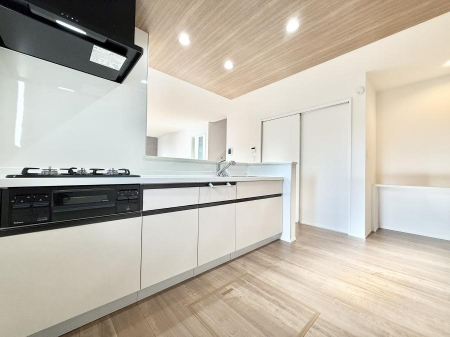 �L�b�`�� �������V���v���Ŕ������S�n�悢���Ԃ𐶂ރL�b�`�����