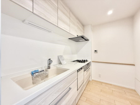 Lb` ƑƂȂAR~jP[V̏