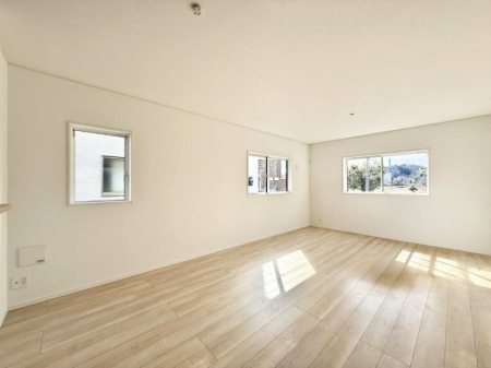 ���r���O ���������S�n�̂����A���z�̃��r���O