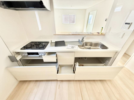 �L�b�`�� �������Ƒ����J��[�߂�A������̂���L�b�`��