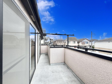 �o���R�j�[ ������ ���R��g�߂Ɋ�����A�J���I�ȃo���R�j�[