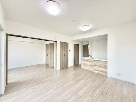 ���r���O ���������났�ƏΊ炪�W�܂�A�S���܂郊�r���O