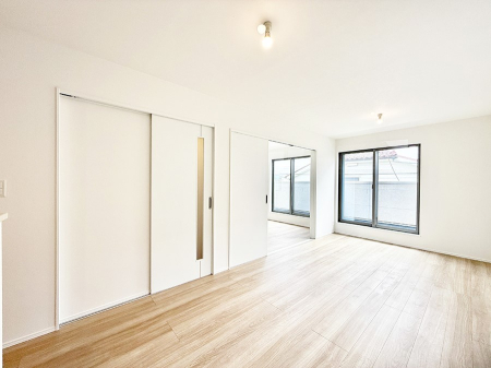 ���r���O ���������R�̌����������݁A���邢��Ԃ��L����܂�