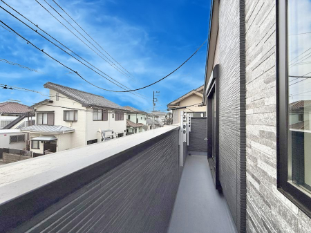 �o���R�j�[ ������ �G�߂̈ڂ낢����������J���I�ȋ�Ԃł�