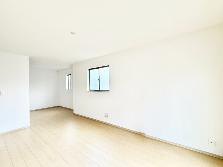 ���r���O ����