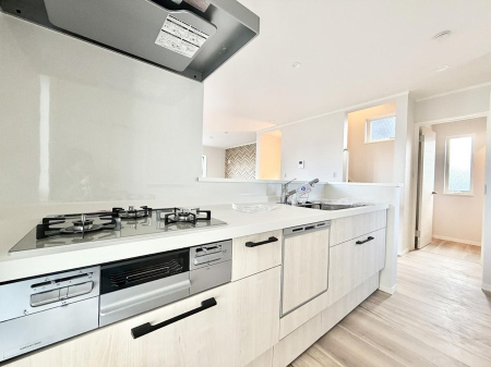 �L�b�`�� �����������������Ԃ����܂��A�Ί炠�ӂ��L�b�`��